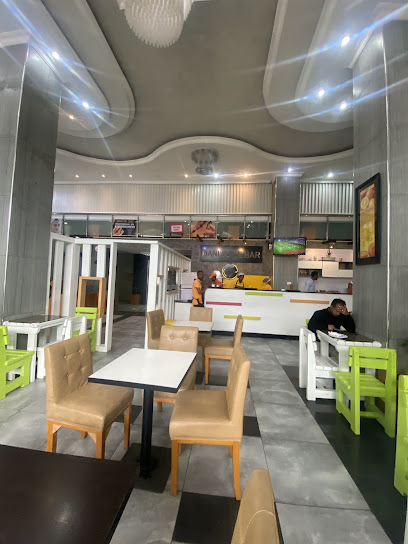 Dani Juice Bar & Restaurant at Bisrate Gebreal